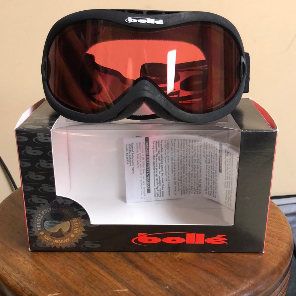 Snow goggles